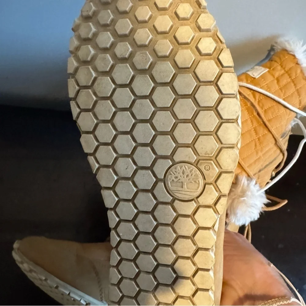 Timberland 650 Tan Quilted Winter Boots with Faux Fur Trim